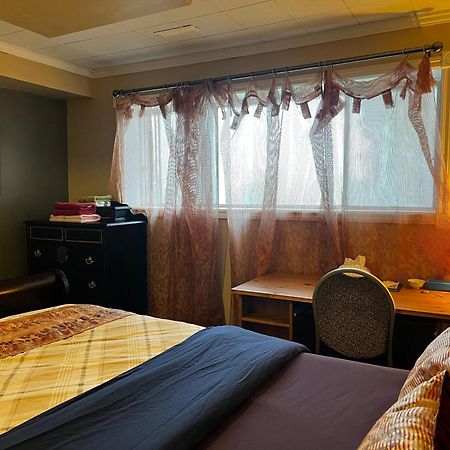 Beautiful Room Close Airport! YYC Eksteriør billede