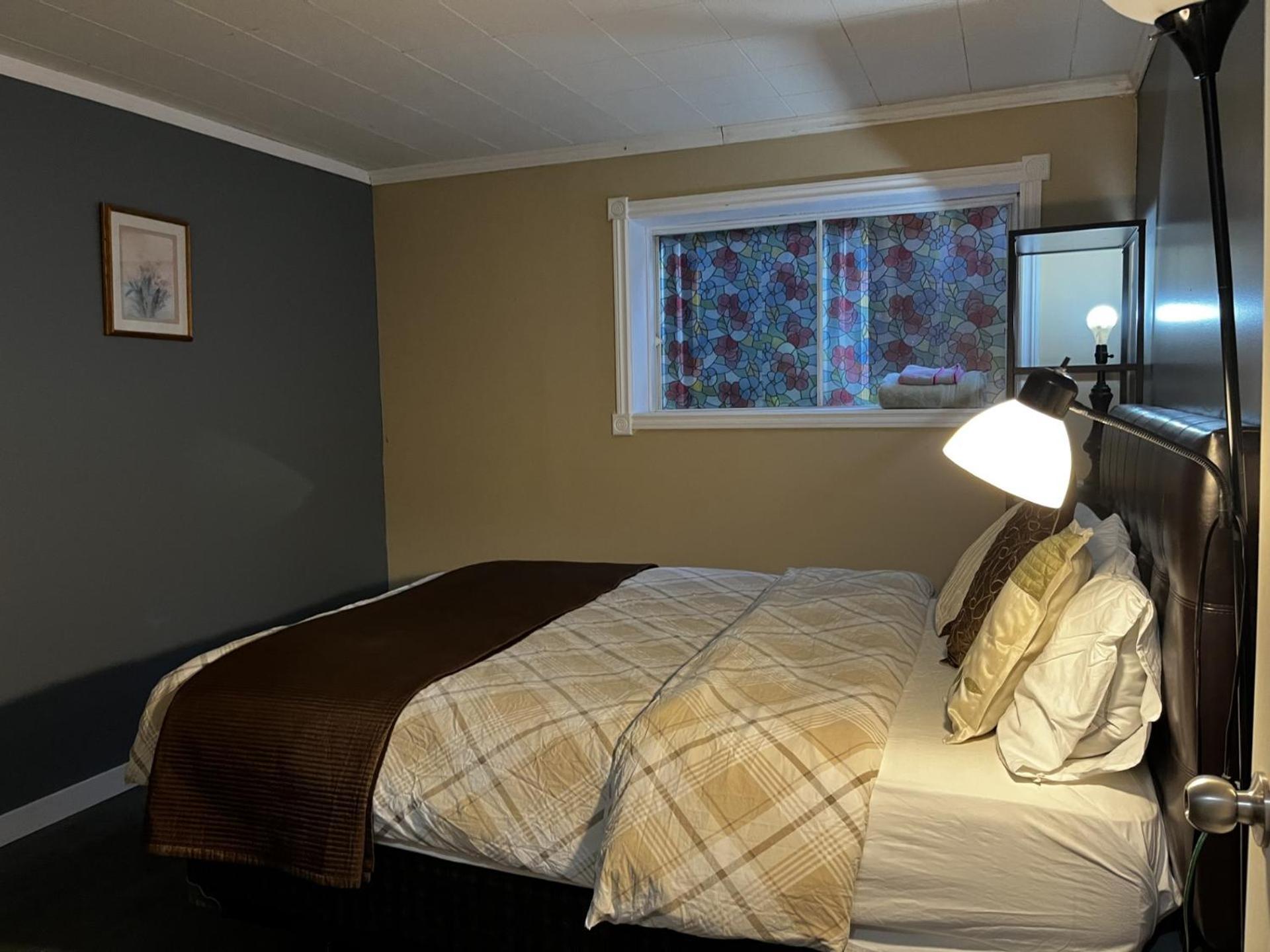 Beautiful Room Close Airport! YYC Eksteriør billede
