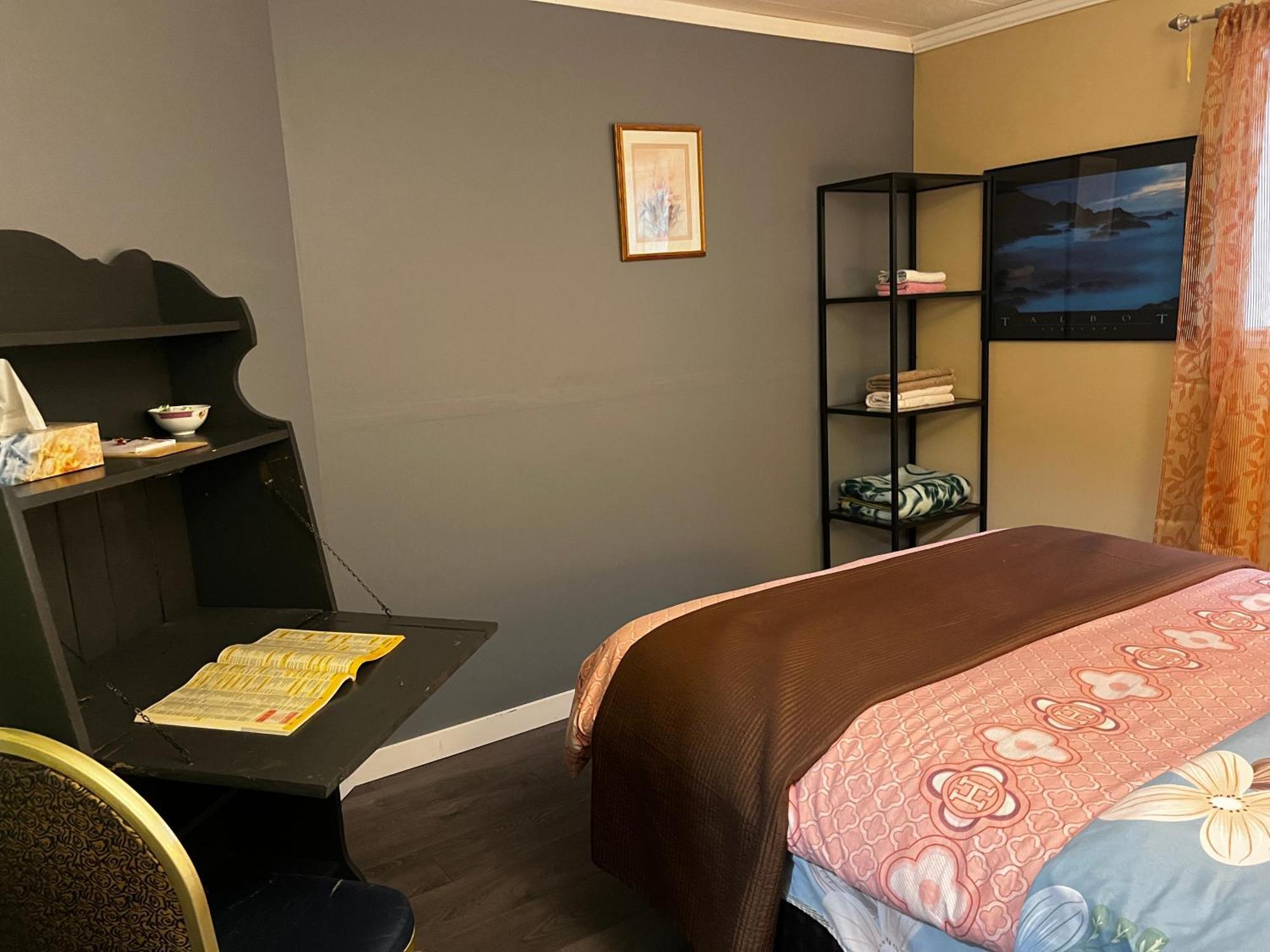 Beautiful Room Close Airport! YYC Eksteriør billede